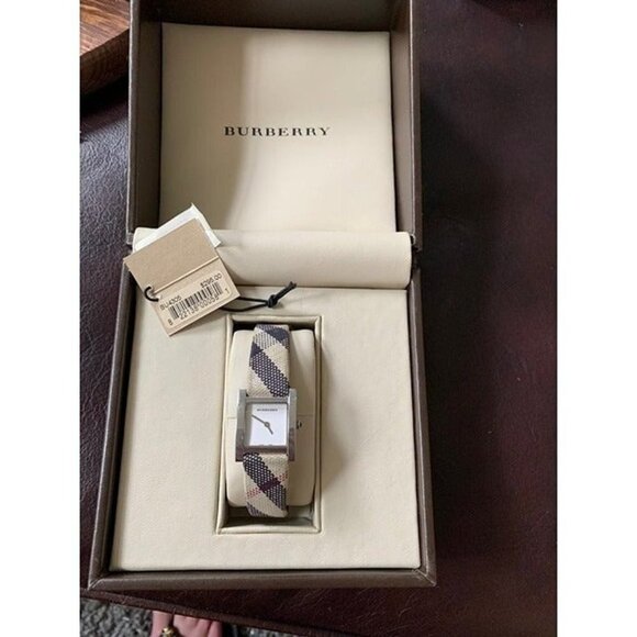 Burberry watch - Picture 1 of 4